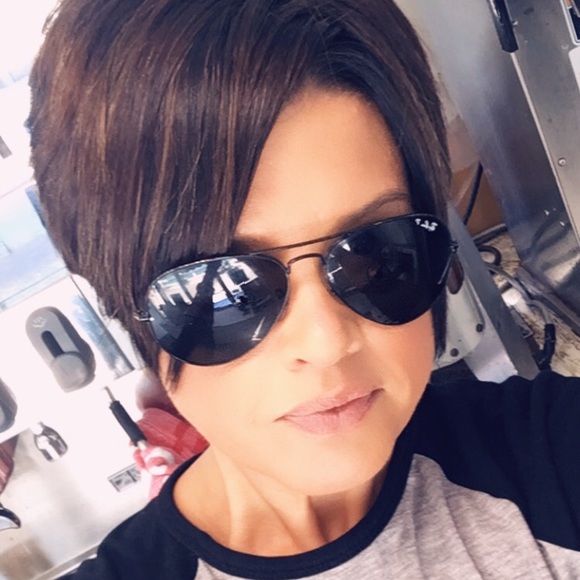 Meet your Posher, Katie - Picture 2 of 2